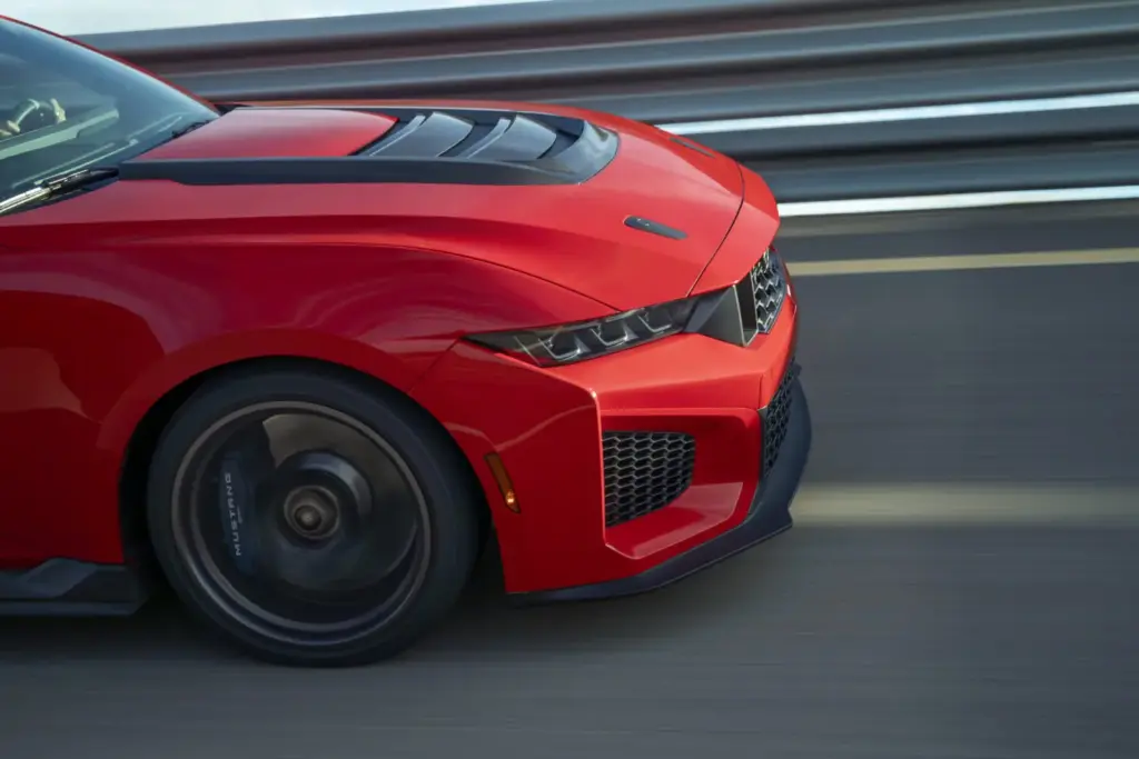 2026 Ford Mustang Dark Horse SC 12 Motor16