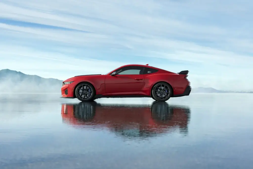 2026 Ford Mustang Dark Horse SC 4 Motor16