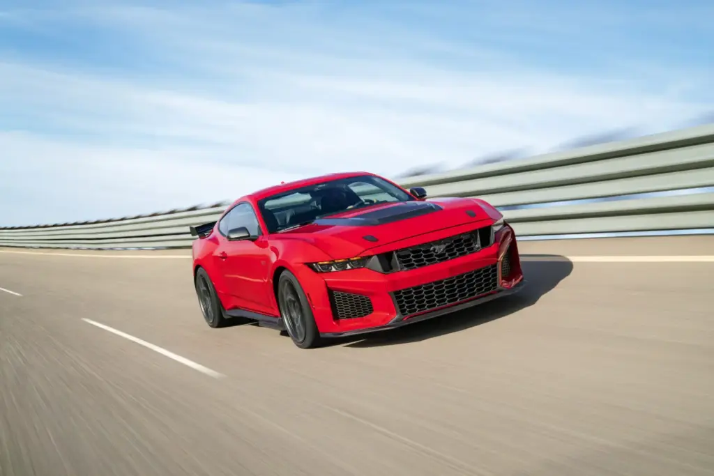 2026 Ford Mustang Dark Horse SC 7 Motor16