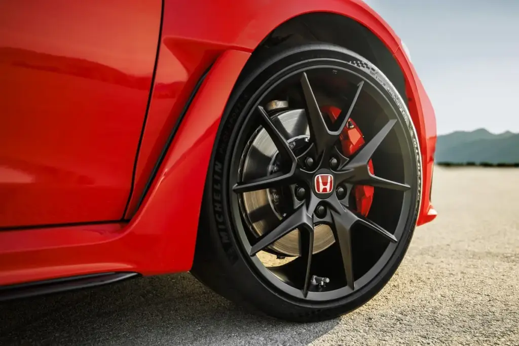 2026 Honda Civic Type R USA 10 Motor16