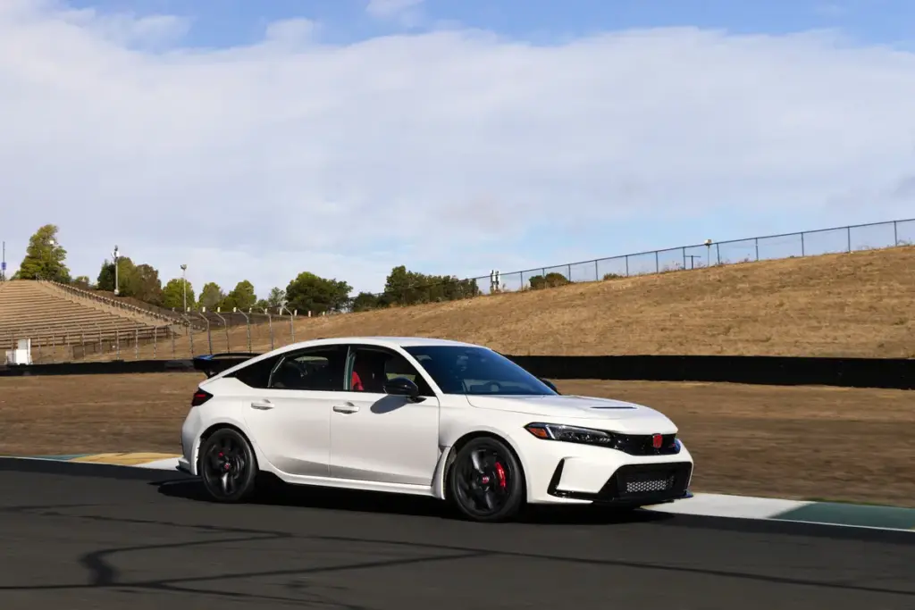 2026 Honda Civic Type R USA 6 Motor16