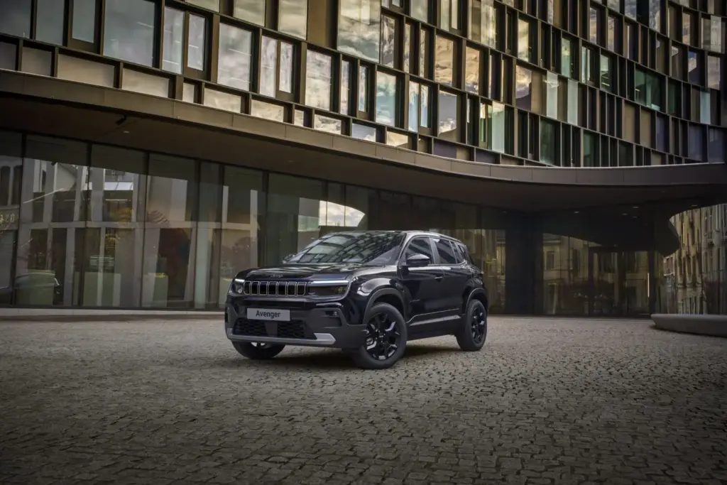 2026 Jeep Avenger Black Edition 1 Motor16