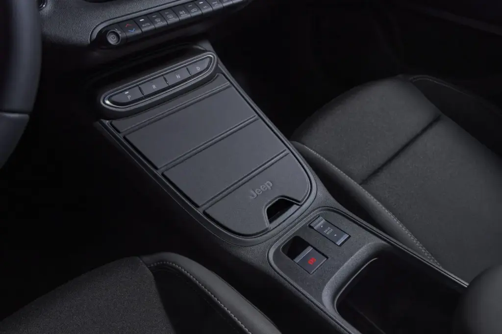 2026 Jeep Avenger Black Edition 20 Motor16