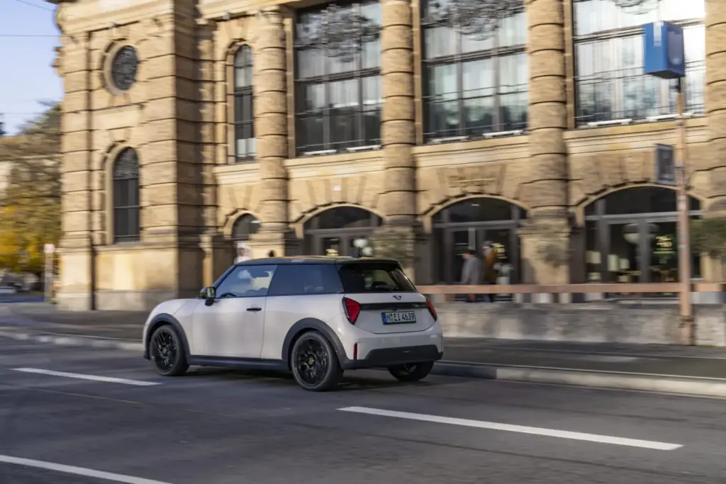 2026 MINI Cooper E Paul Smith 14 Motor16