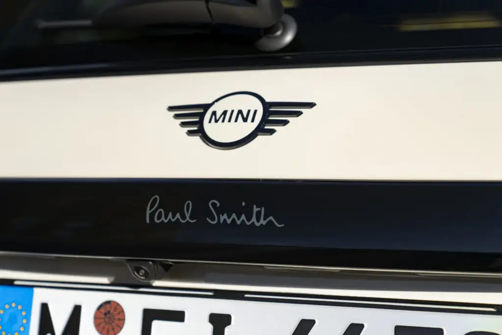 2026 MINI Cooper E Paul Smith 21 Motor16