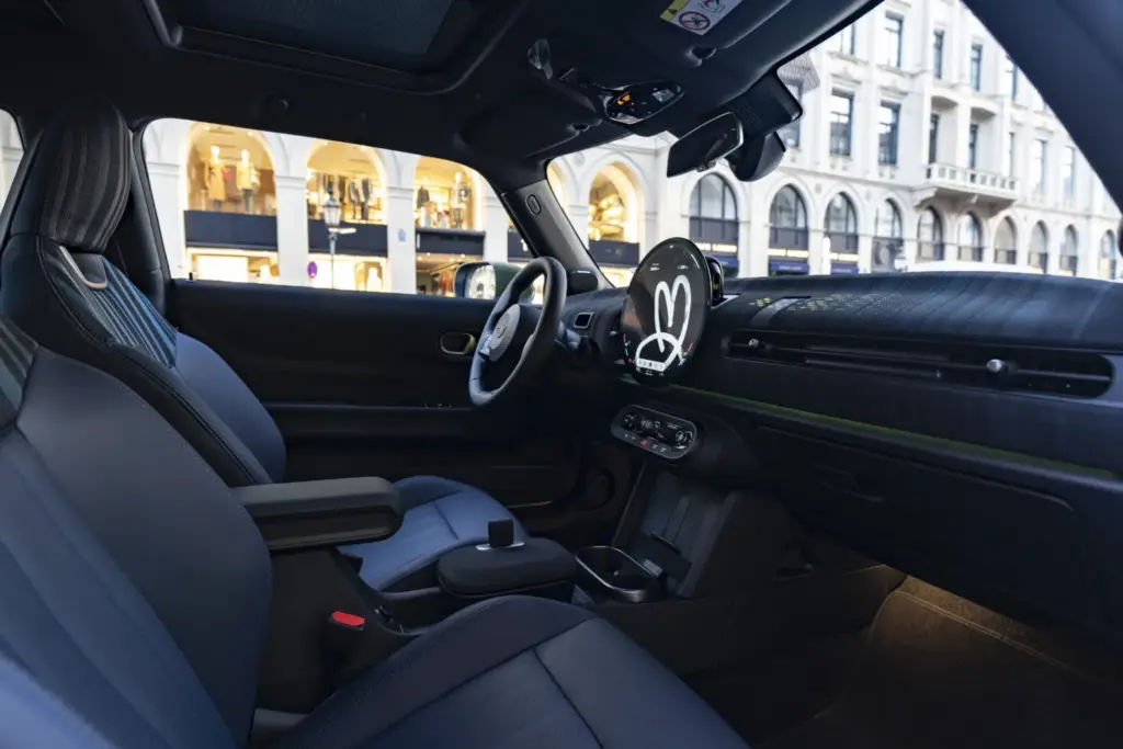 2026 MINI Cooper E Paul Smith. Imagen interior.