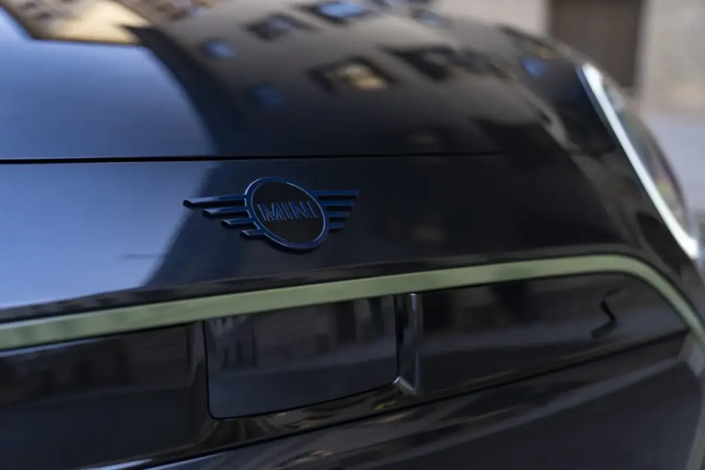 2026 MINI Cooper E Paul Smith 41 Motor16