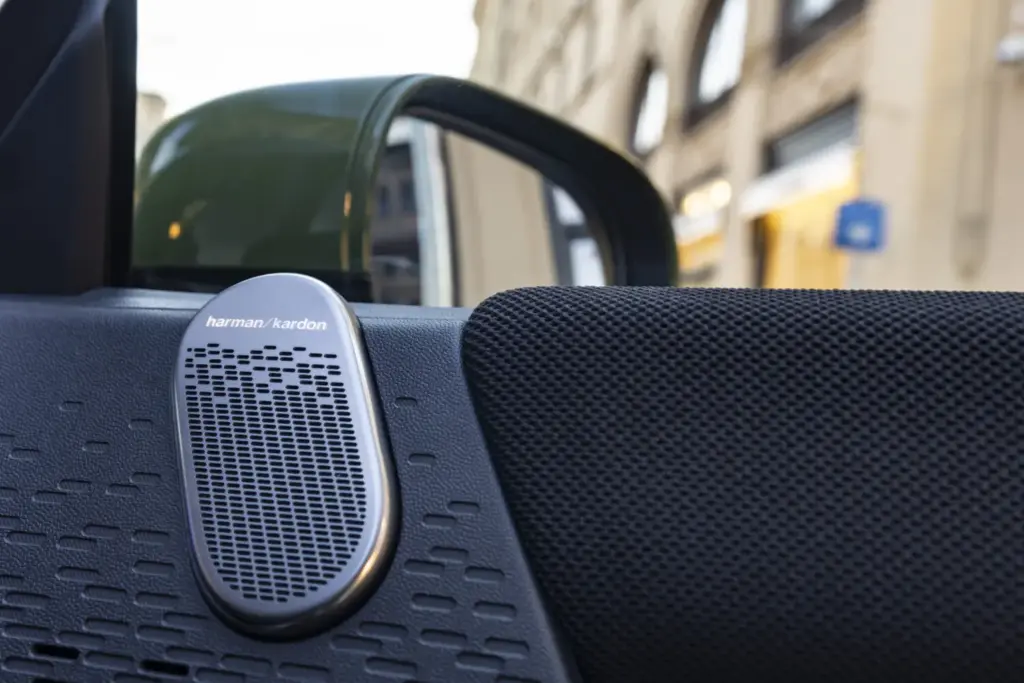 2026 MINI Cooper E Paul Smith 45 Motor16