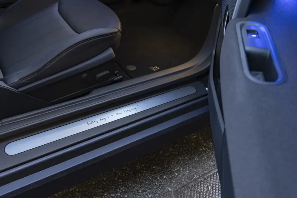 2026 MINI Cooper E Paul Smith 46 Motor16