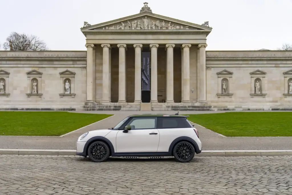 2026 MINI Cooper E Paul Smith 8 Motor16