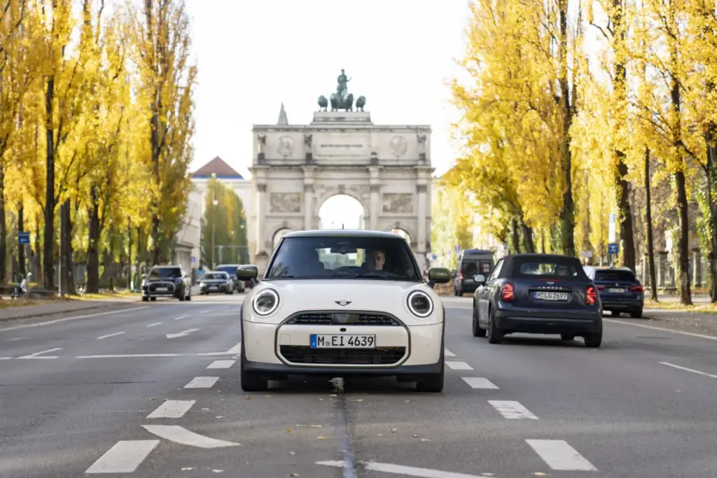 2026 MINI Cooper E Paul Smith 9 Motor16