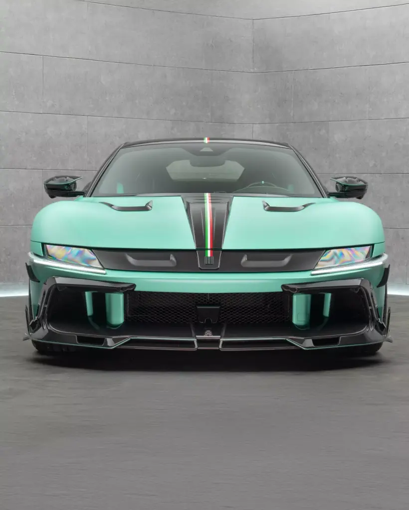 2026 Mansory Ferrari 12Cilindri Tiffany. Imagen frontal.