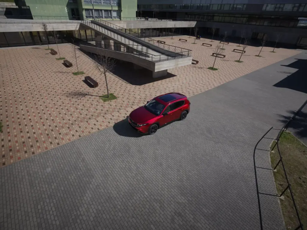 El nuevo Mazda CX-5 llega a EE.UU., donde es más potente y cuesta 10.000 euros menos 6 Motor16 2026 Mazda CX 5 USA 9 Motor16