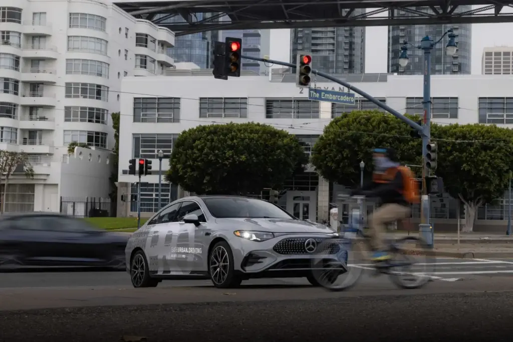 2026 Mercedes-Benz MB.Assist Pro. Imagen.