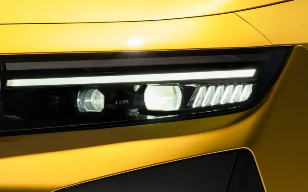 Intelli-Lux HD: los faros del nuevo Opel Astra que convierten la noche en día 11 Motor16 2026 Opel Astra Intelli Lux HD 1 motor16
