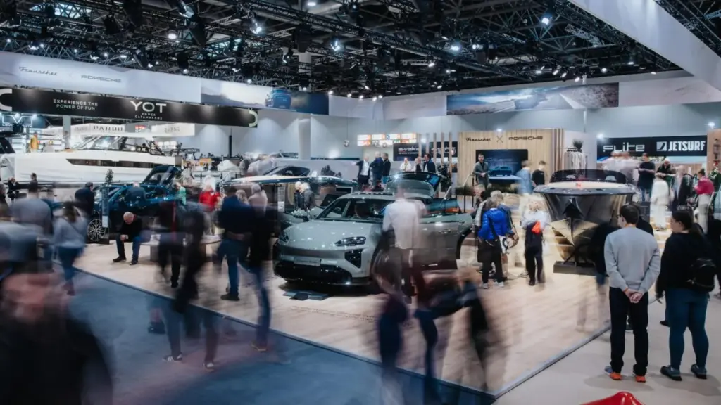 2026 Porsche Macan Turbo Frauscher 12 Motor16