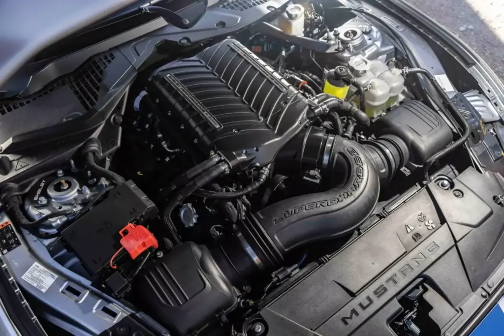 2026 Shelby GT350 Convertible. Mustang. Imagen motor.