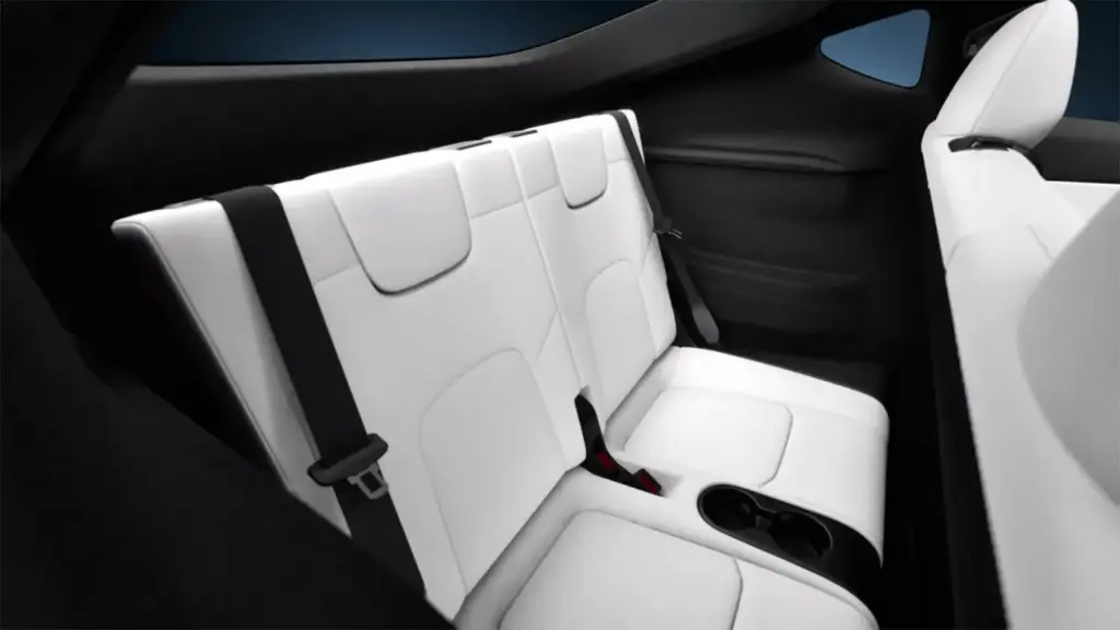 2026 Tesla Model Y 7 asientos 1 Motor16