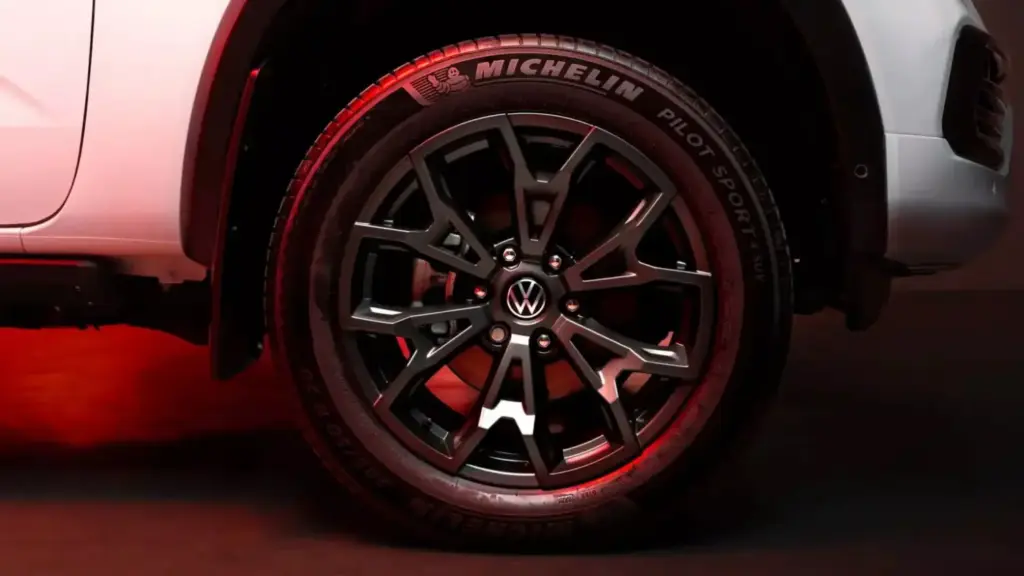 2026 Volkswagen Amarok. Walkinsaw W600. Imagen llanta.