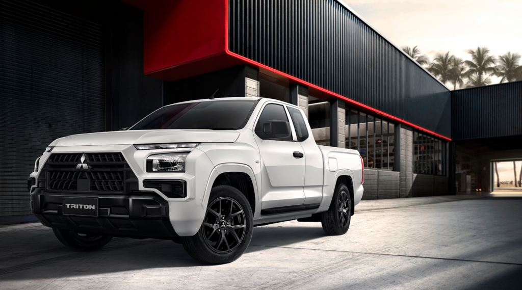 2026 Mitsubishi Triton Street. Imagen delantera.