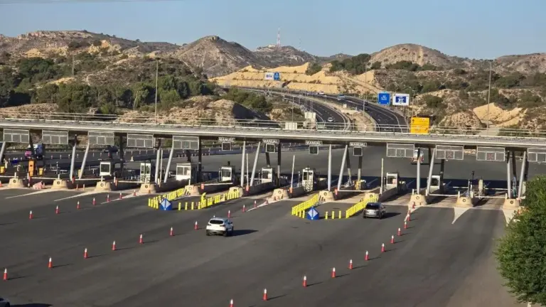 Cataluña cambia el límite de velocidad de la AP-7 desde el 1 de octubre: esto es lo que te multan