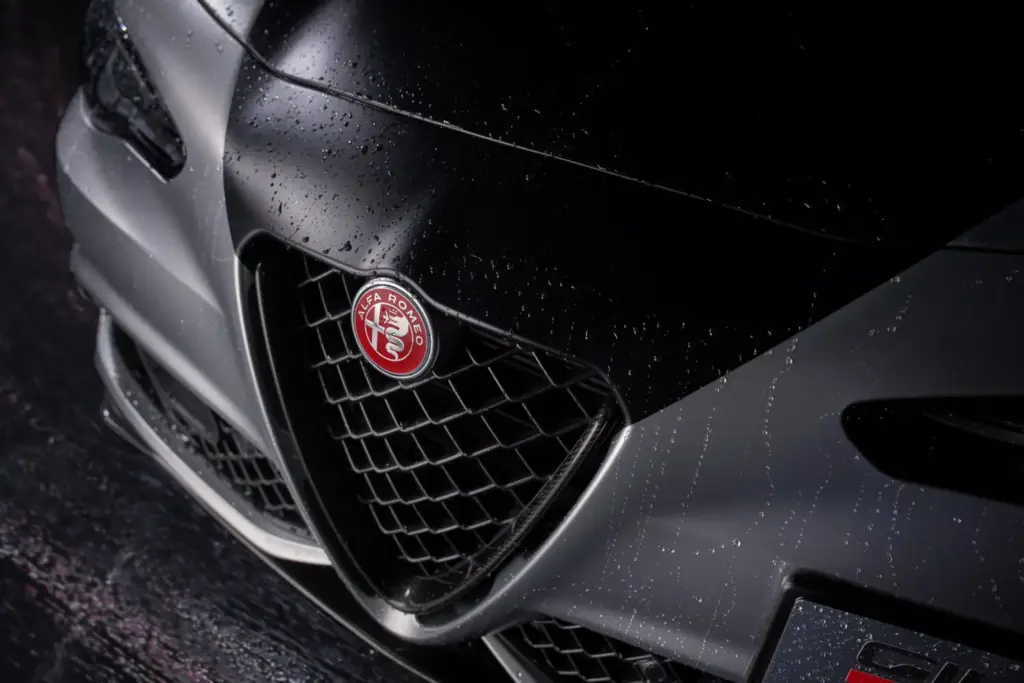 Alfa Romeo Giulia Quadrifoglio Luna Rossa 6 Motor16