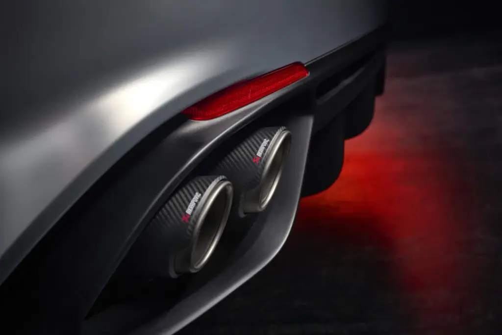 Alfa Romeo Giulia Quadrifoglio Luna Rossa 7 Motor16