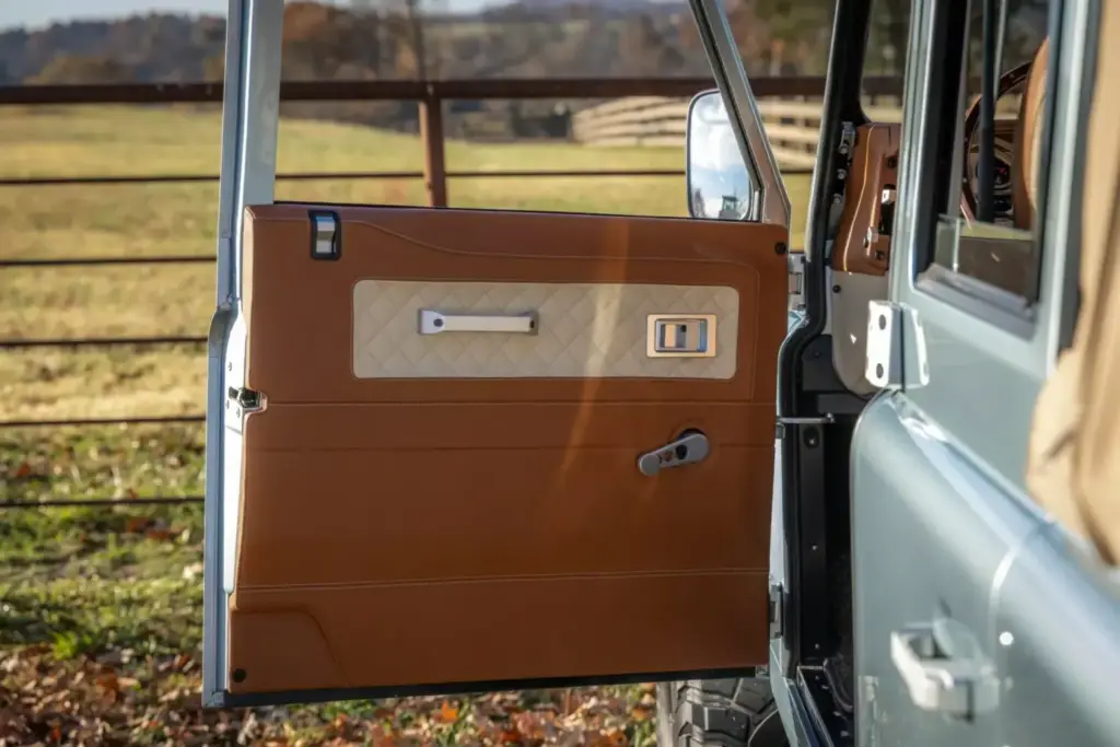 Arvon Land Rover Defender 19 2048x1366 1 Motor16