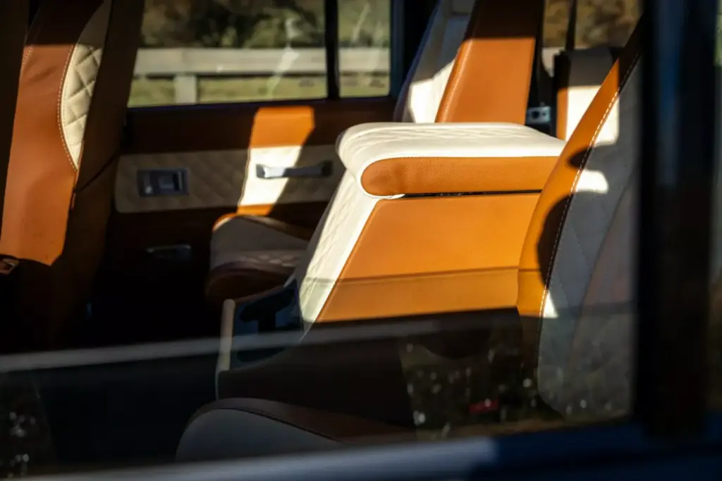 Arvon Land Rover Defender 24 2048x1366 1 Motor16