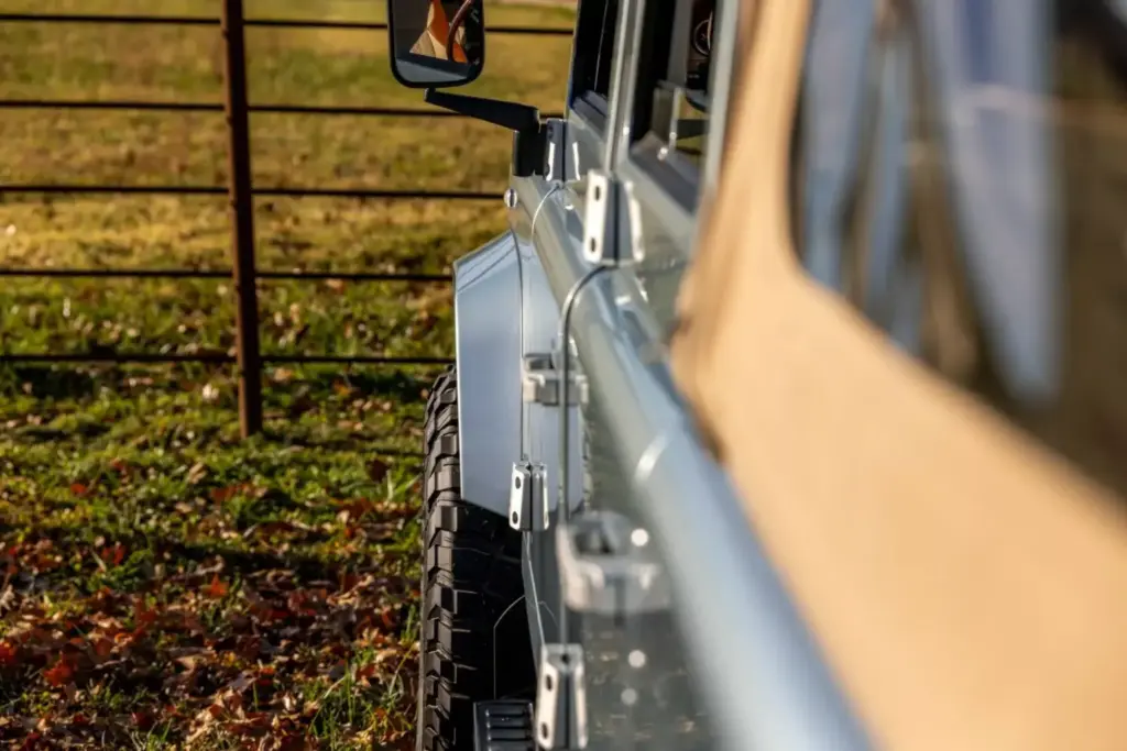 Arvon Land Rover Defender 25 2048x1366 1 Motor16