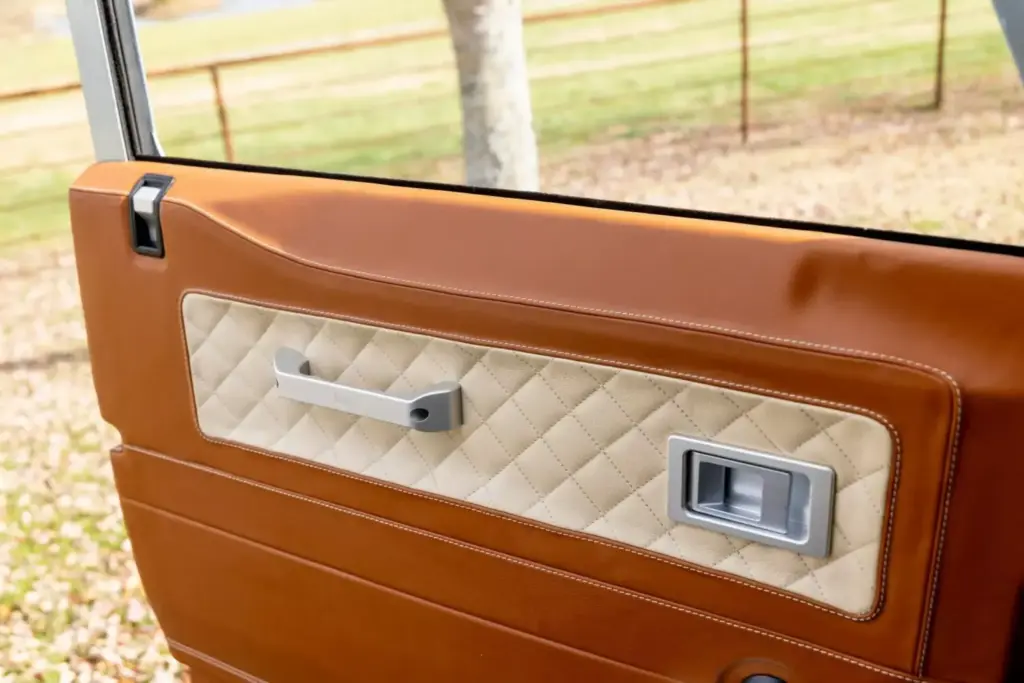 Arvon Land Rover Defender 44 2048x1366 1 Motor16