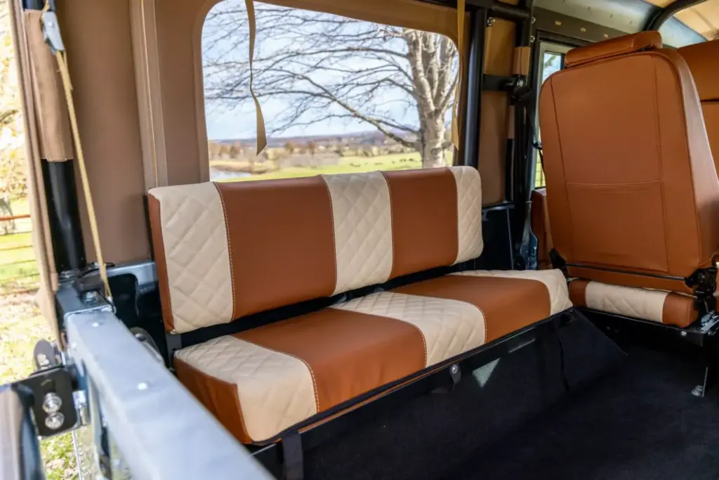 Arvon Land Rover Defender 71 2048x1366 1 Motor16