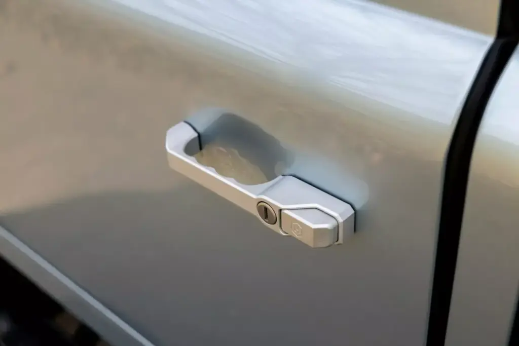 Arvon Land Rover Defender 75 2048x1366 1 Motor16