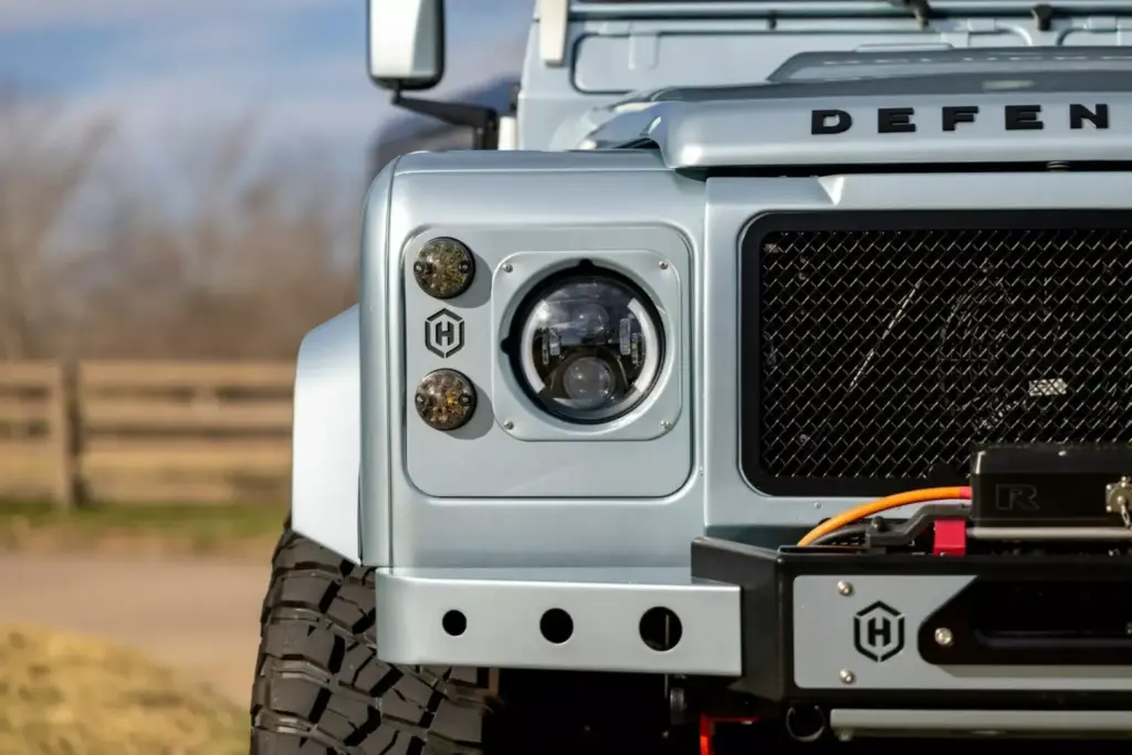Arvon Land Rover Defender 77 2048x1366 1 Motor16