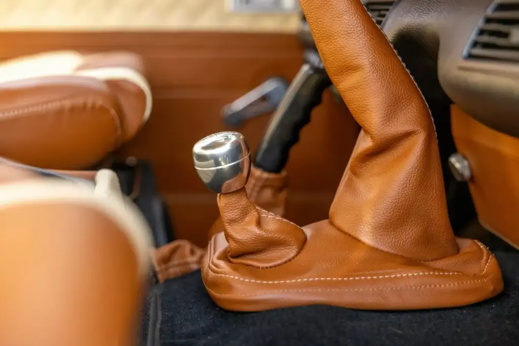 Arvon Land Rover Defender 82 2048x1366 1 Motor16