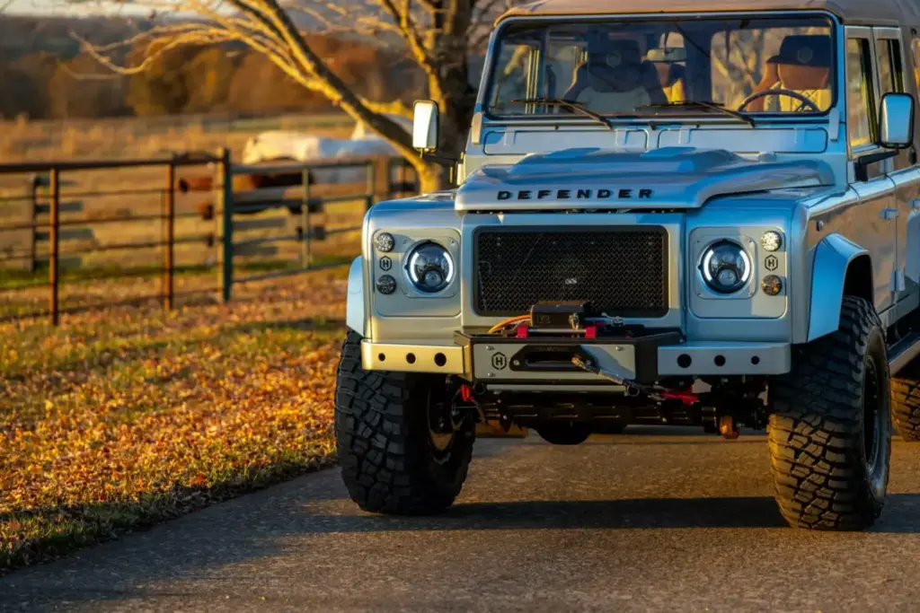 Arvon Land Rover Defender 90 2048x1366 1 Motor16
