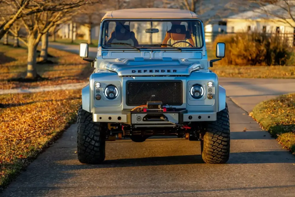 Arvon Land Rover Defender 91 2048x1366 1 Motor16