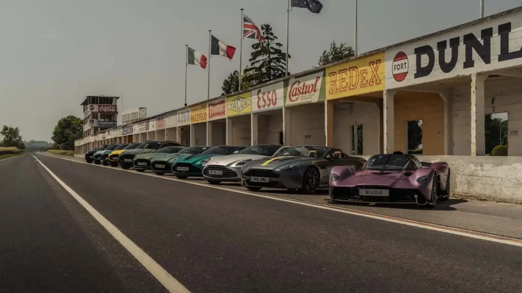 Experiencias Aston Martin 2026: lujo y adrenalina. ¿A cuál te apuntas? 3 Motor16 Aston Martin Experiences ASCEND 4 Motor16