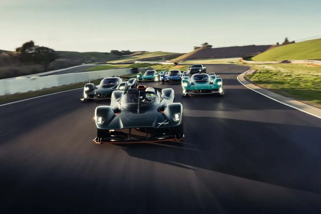 Experiencias Aston Martin 2026: lujo y adrenalina. ¿A cuál te apuntas? 8 Motor16 Aston Martin Experiences UNLEASHED 1 Motor16