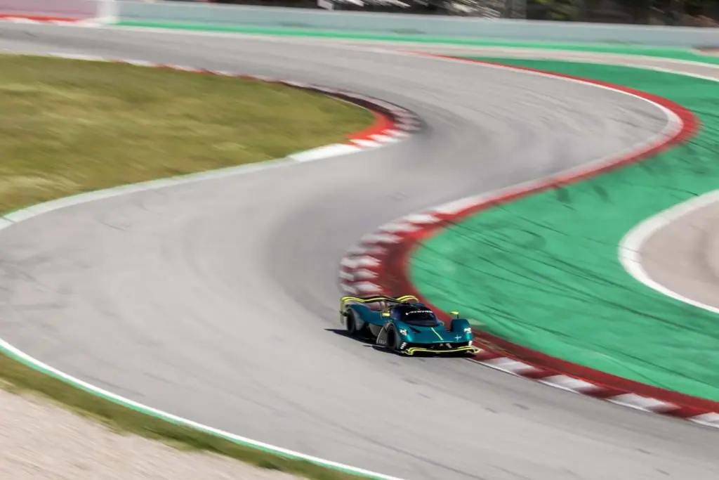 Experiencias Aston Martin 2026: lujo y adrenalina. ¿A cuál te apuntas? 12 Motor16 Aston Martin Experiences UNLEASHED 11 Motor16