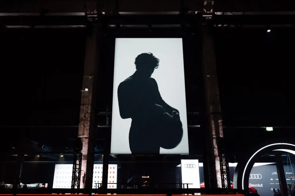 El monoplaza Audi F1 2026 se muestra en Berlín 6 Motor16 Audi F1 revolut equipo formula 1 r26 monoplaza 11 Motor16