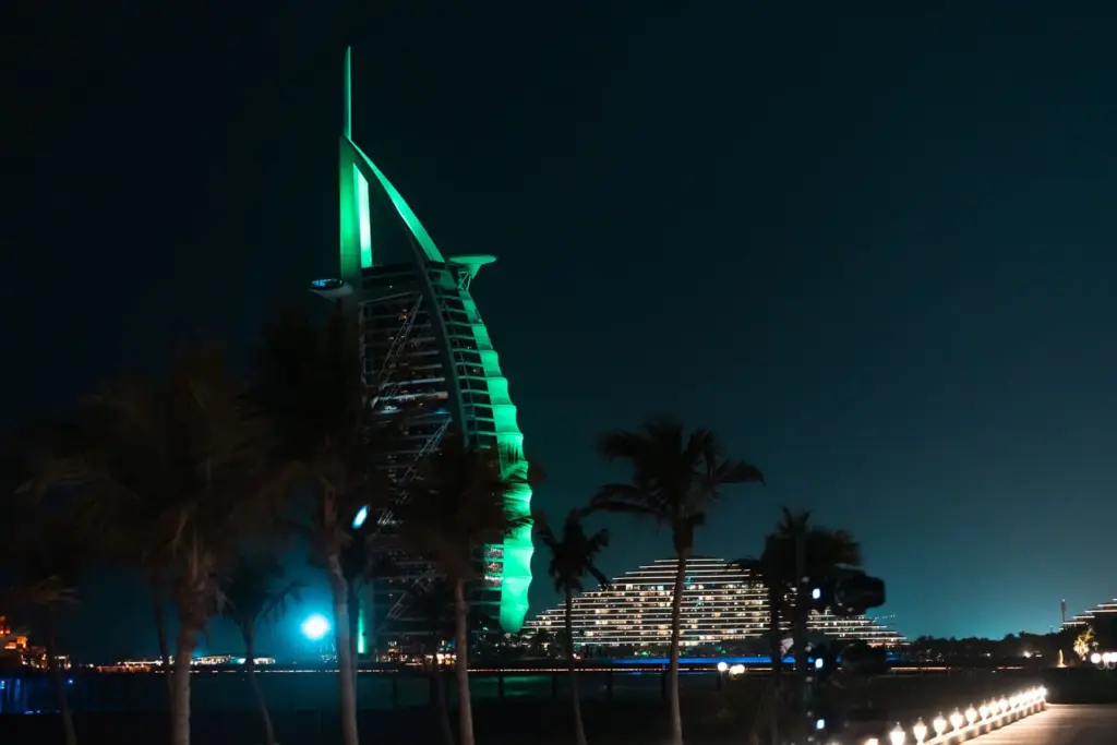 El debut europeo del Bentley Supersports se celebra, quemando rueda, en Dubái 1 Motor16 BENTLEY Supersports Dubai 1 11 Motor16