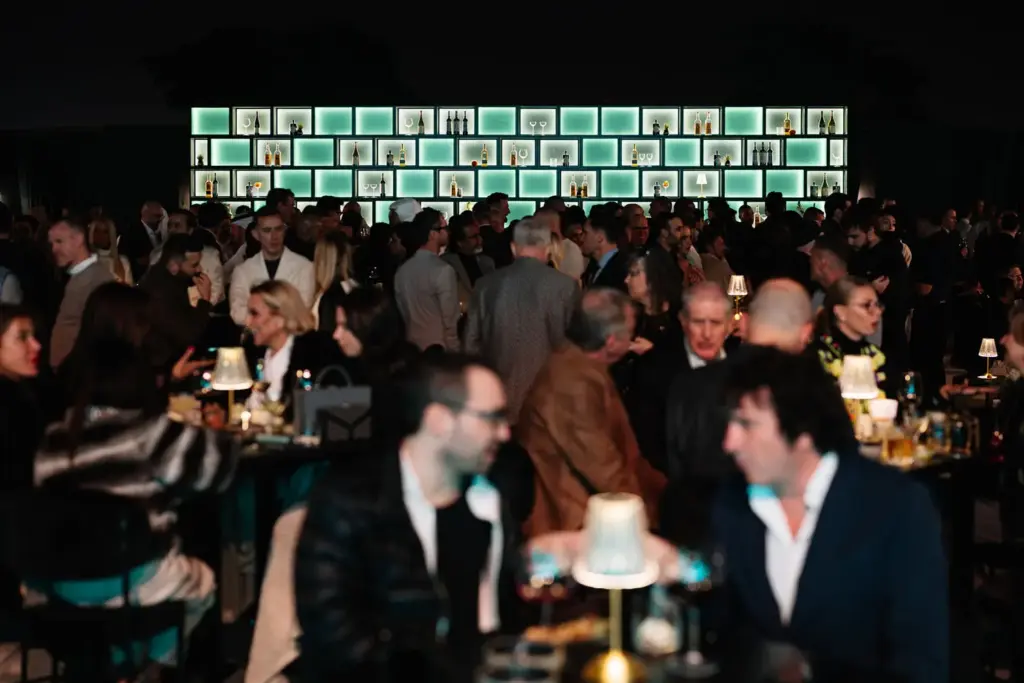 El debut europeo del Bentley Supersports se celebra, quemando rueda, en Dubái 11 Motor16 BENTLEY Supersports Dubai 1 8 Motor16