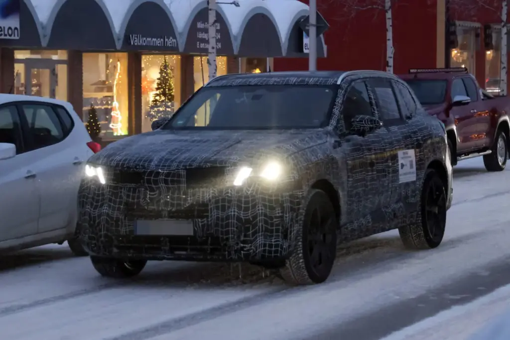 El BMW X5 2027 se enfrenta a la dura prueba invernal de 4 Motor16 BMW X5 2027 nieve 2 Motor16