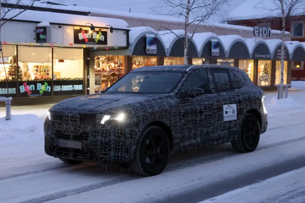 El BMW X5 2027 se enfrenta a la dura prueba invernal de 5 Motor16 BMW X5 2027 nieve 3 Motor16