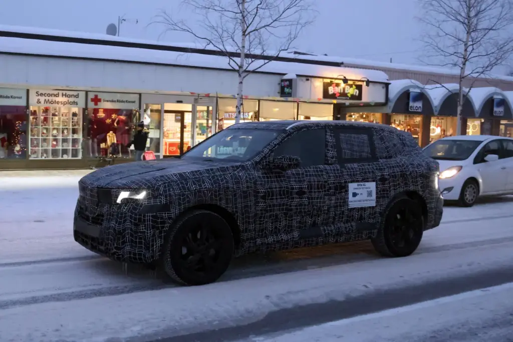 El BMW X5 2027 se enfrenta a la dura prueba invernal 6 Motor16 BMW X5 2027 nieve 4 Motor16