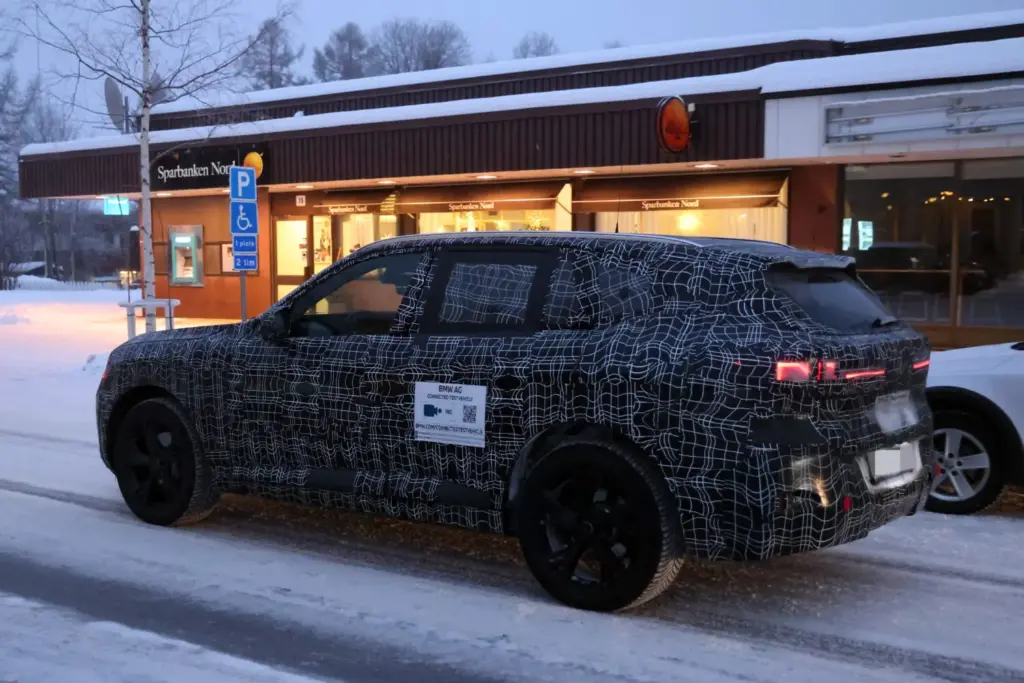 El BMW X5 2027 se enfrenta a la dura prueba invernal de 8 Motor16 BMW X5 2027 nieve 7 Motor16