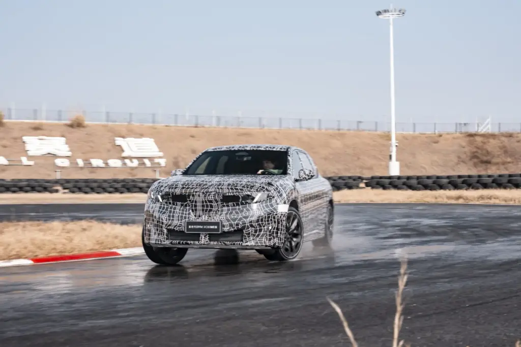 BMW iX3 Long Wheelbase 33 Motor16