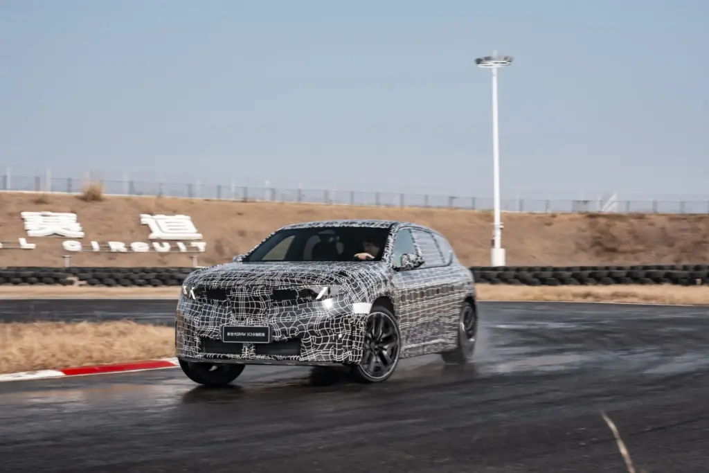 BMW iX3 Long Wheelbase 34 Motor16