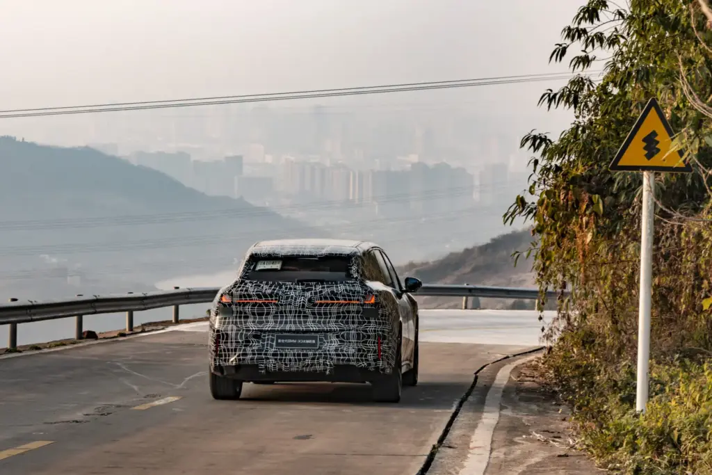 BMW iX3 Long Wheelbase 82 Motor16